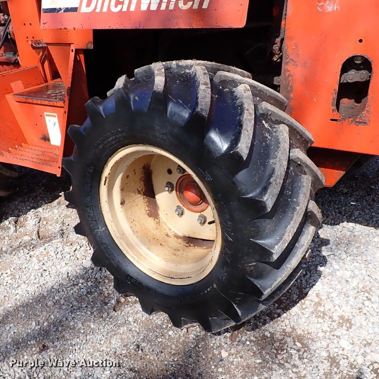 image for item IC9524 1996 Ditch Witch 7610  trencher