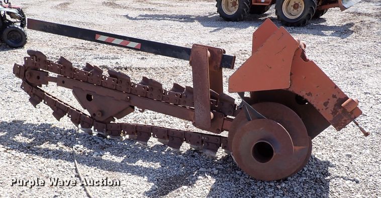 image for item IC9524 1996 Ditch Witch 7610  trencher