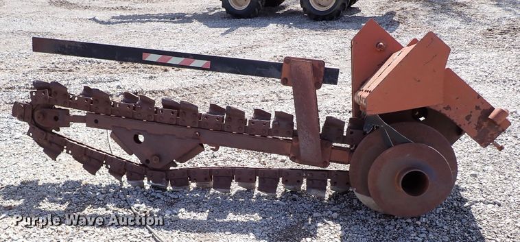 image for item IC9524 1996 Ditch Witch 7610  trencher
