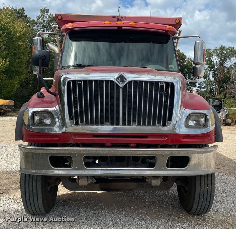 image for item IF9257 2005 International 7600  dump truck