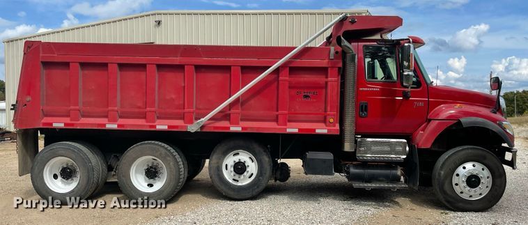 image for item IF9257 2005 International 7600  dump truck