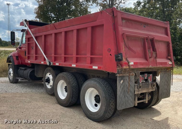 image for item IF9257 2005 International 7600  dump truck