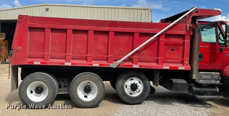 image for item IF9257 2005 International 7600  dump truck