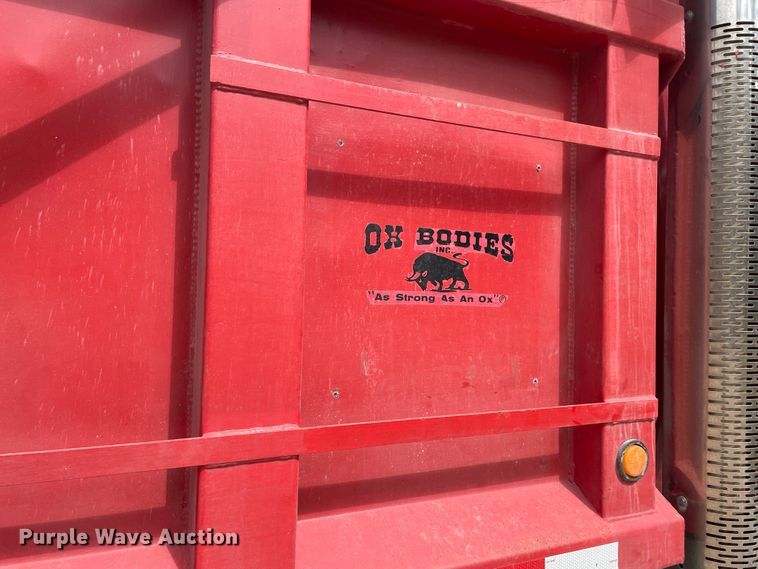 image for item IF9257 2005 International 7600  dump truck