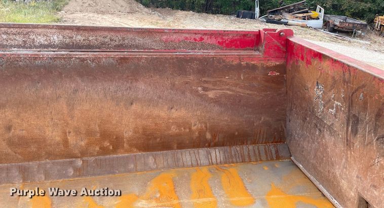 image for item IF9257 2005 International 7600  dump truck