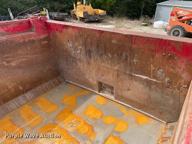 image for item IF9257 2005 International 7600  dump truck