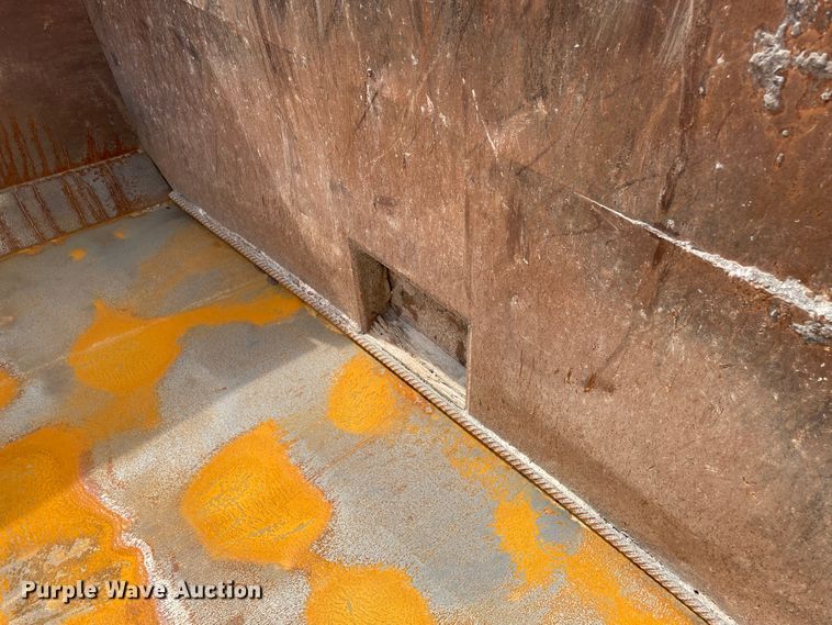 image for item IF9257 2005 International 7600  dump truck