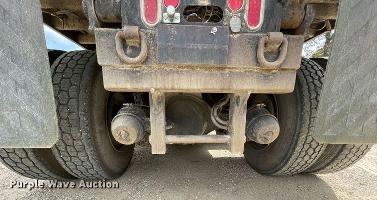 image for item IF9257 2005 International 7600  dump truck