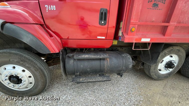 image for item IF9257 2005 International 7600  dump truck