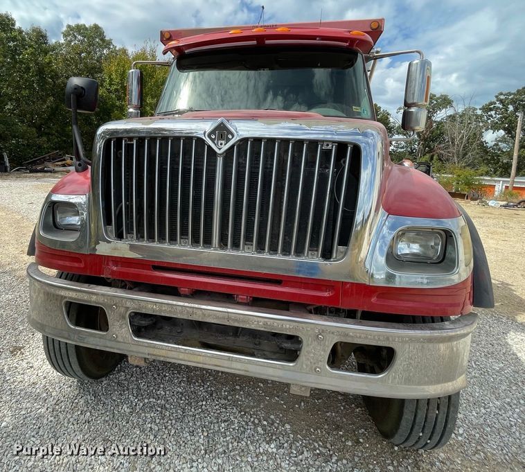 image for item IF9257 2005 International 7600  dump truck