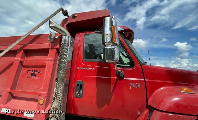 image for item IF9257 2005 International 7600  dump truck