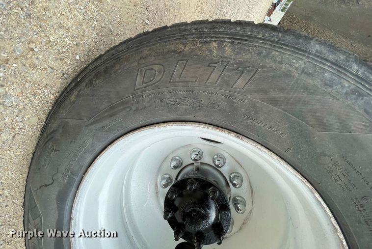 image for item IF9257 2005 International 7600  dump truck