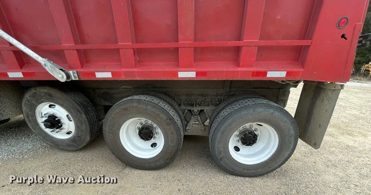 image for item IF9257 2005 International 7600  dump truck