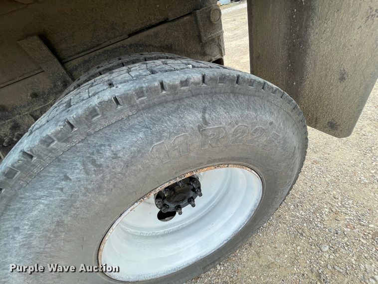 image for item IF9257 2005 International 7600  dump truck