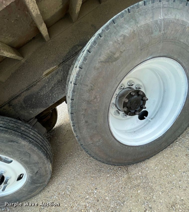 image for item IF9257 2005 International 7600  dump truck