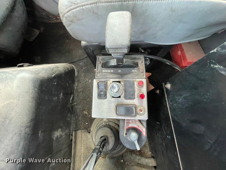 image for item IF9257 2005 International 7600  dump truck