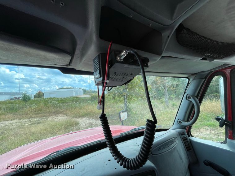 image for item IF9257 2005 International 7600  dump truck