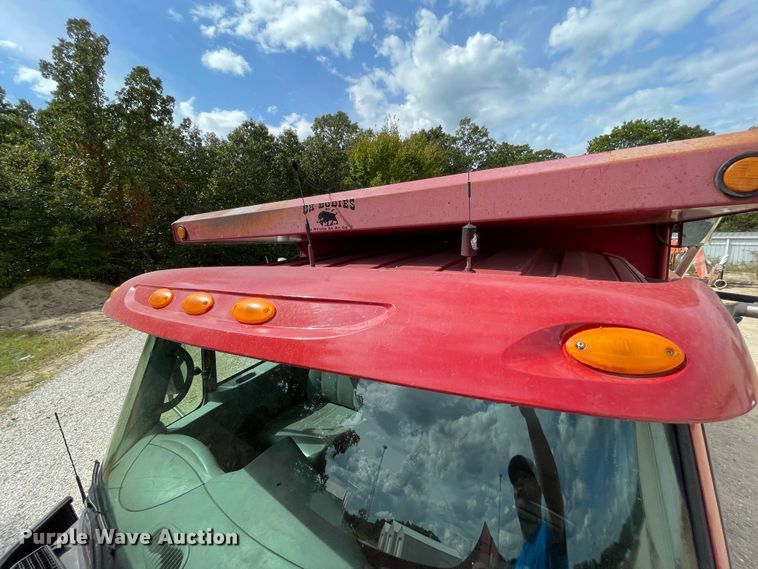 image for item IF9257 2005 International 7600  dump truck