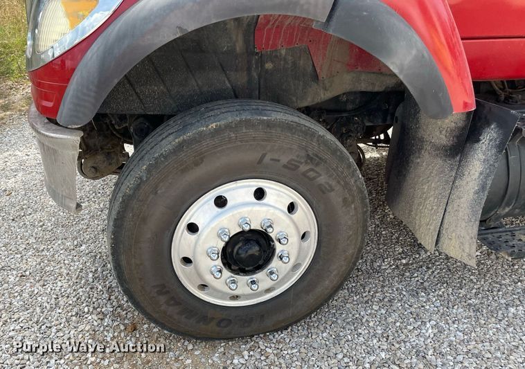 image for item IF9257 2005 International 7600  dump truck