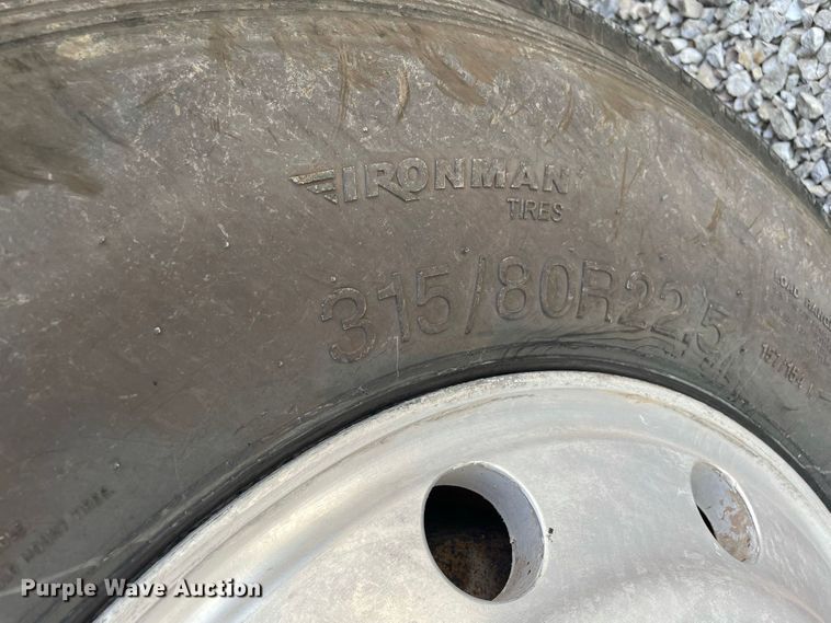 image for item IF9257 2005 International 7600  dump truck