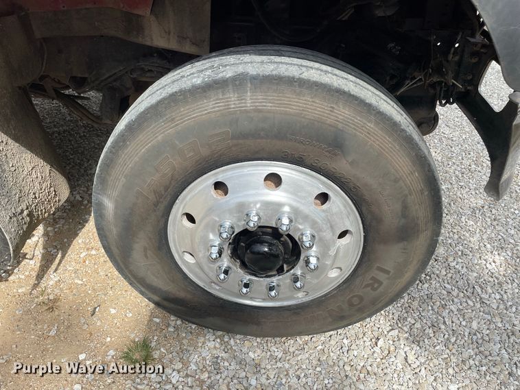 image for item IF9257 2005 International 7600  dump truck