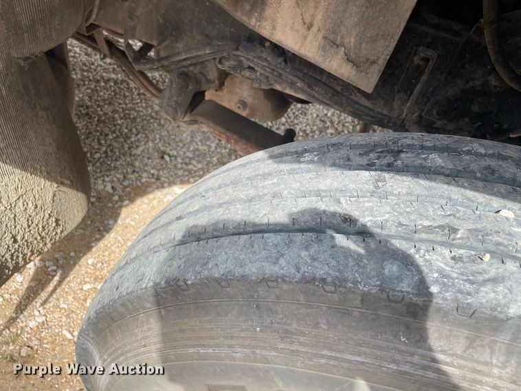 image for item IF9257 2005 International 7600  dump truck