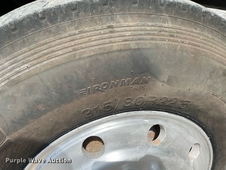 image for item IF9257 2005 International 7600  dump truck