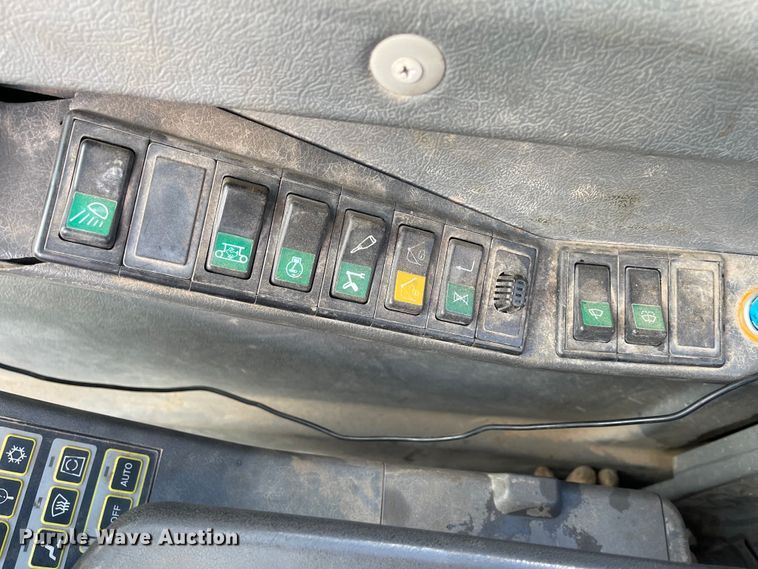 image for item IK9531 2005 Volvo EC210B LC  excavator