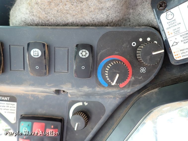 image for item IN9659 2017 John Deere 333G  tracked skid steer loader