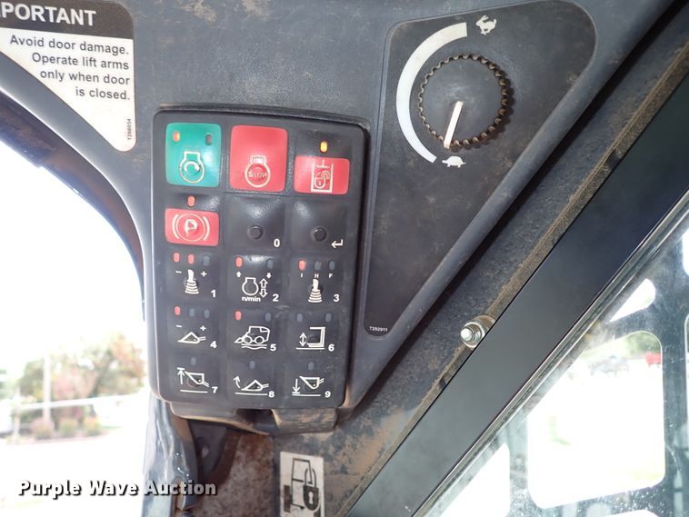 image for item IN9659 2017 John Deere 333G  tracked skid steer loader