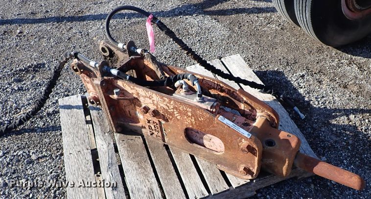 image for item IN9737 NPK E-203 breaker