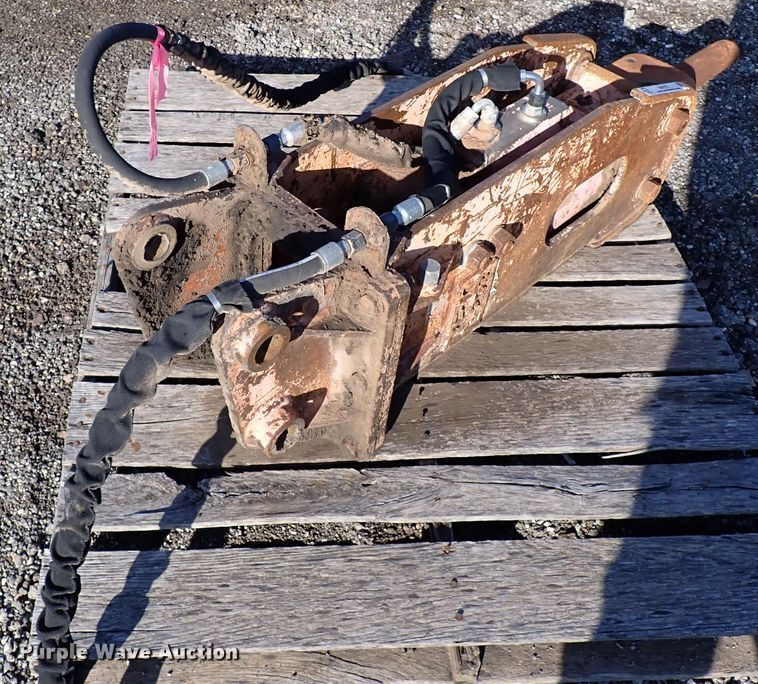 image for item IN9737 NPK E-203 breaker