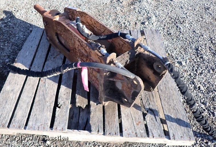 image for item IN9737 NPK E-203 breaker