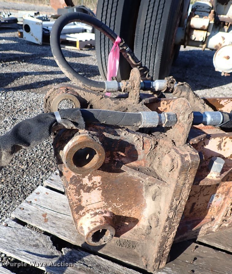 image for item IN9737 NPK E-203 breaker