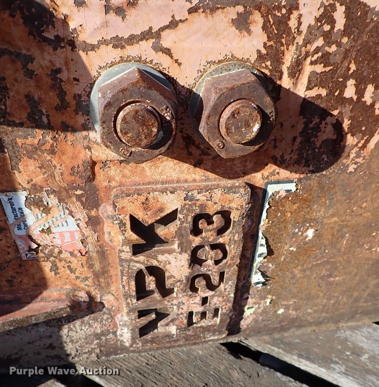 image for item IN9737 NPK E-203 breaker