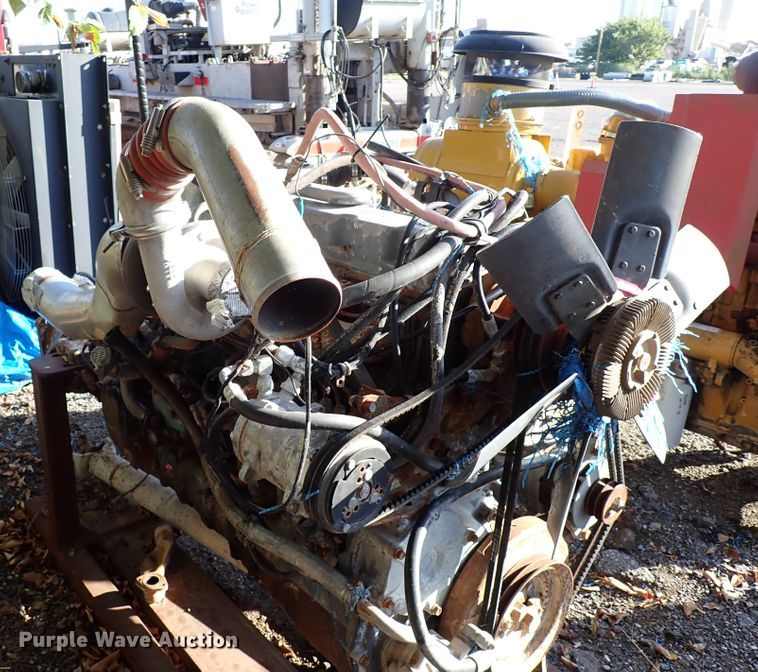 image for item IN9744 Mack E7-350  engine