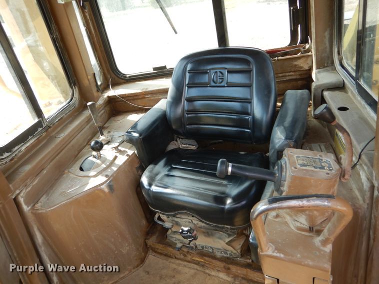 image for item JG9018 1990 Caterpillar D8N  dozer