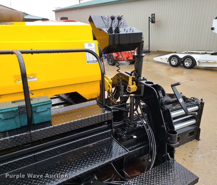 image for item JG9297 2005 Mauldin 1750-C  paver