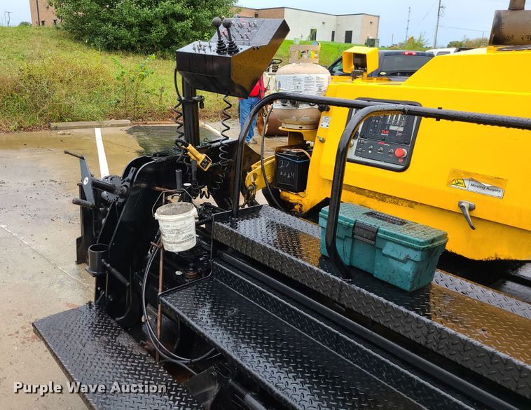 image for item JG9297 2005 Mauldin 1750-C  paver