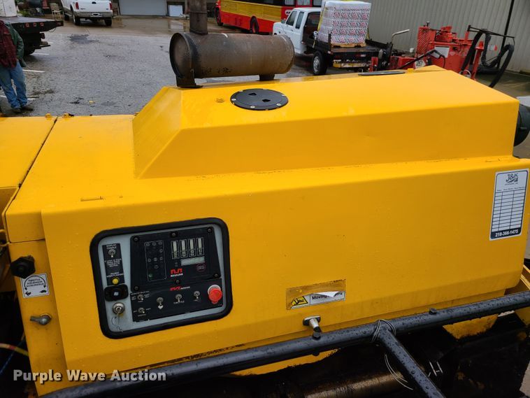 image for item JG9297 2005 Mauldin 1750-C  paver