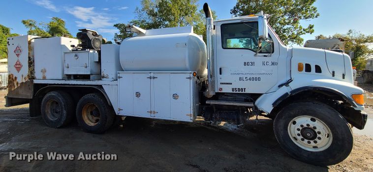 image for item JG9305 2005 Sterling LT7500  fuel / lube truck