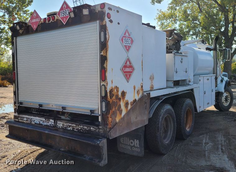 image for item JG9305 2005 Sterling LT7500  fuel / lube truck