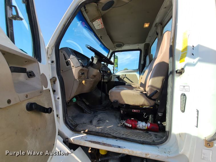 image for item JG9305 2005 Sterling LT7500  fuel / lube truck