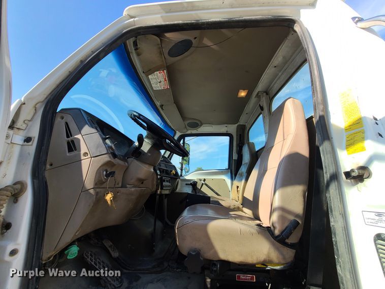 image for item JG9305 2005 Sterling LT7500  fuel / lube truck