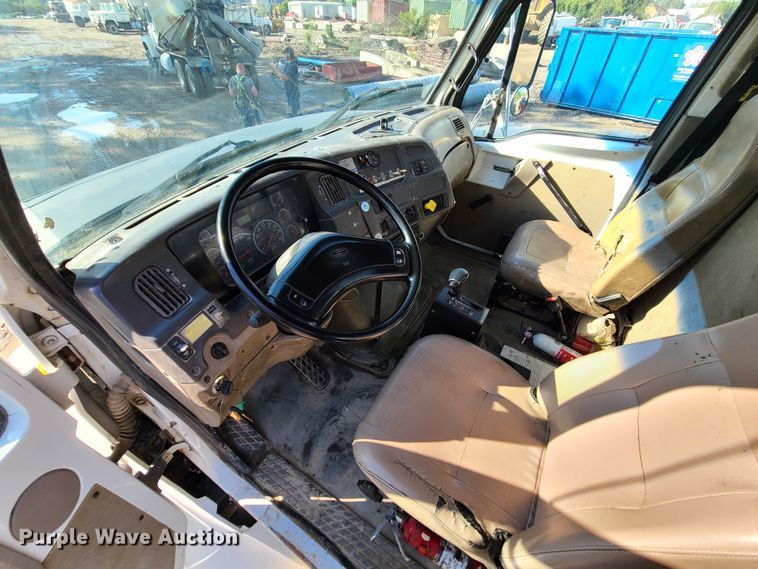 image for item JG9305 2005 Sterling LT7500  fuel / lube truck