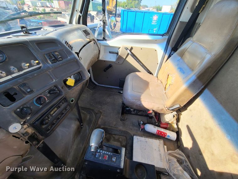 image for item JG9305 2005 Sterling LT7500  fuel / lube truck