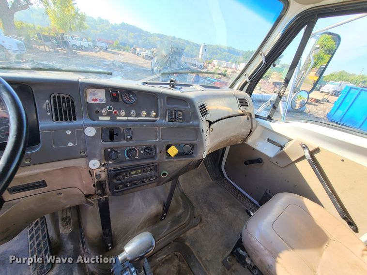 image for item JG9305 2005 Sterling LT7500  fuel / lube truck