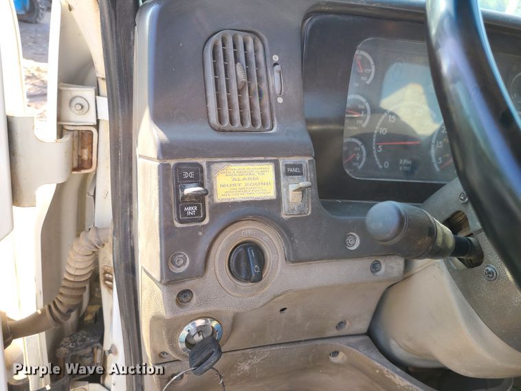 image for item JG9305 2005 Sterling LT7500  fuel / lube truck