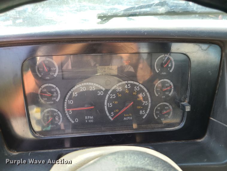 image for item JG9305 2005 Sterling LT7500  fuel / lube truck