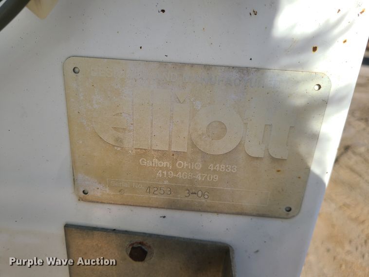 image for item JG9305 2005 Sterling LT7500  fuel / lube truck